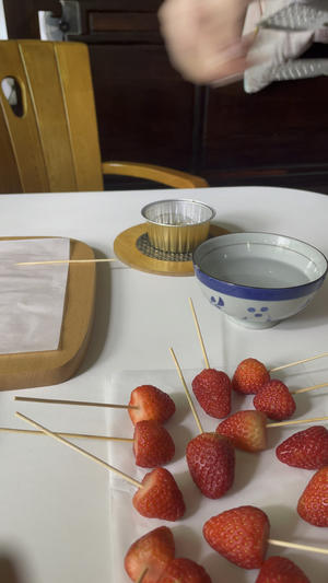 空气炸锅版-自制冰糖草莓🍓的做法 步骤6
