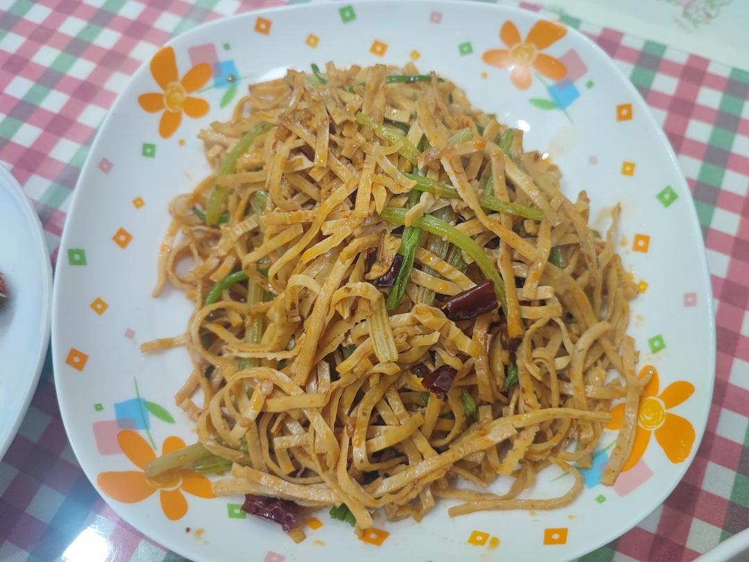 豆腐丝炒芹菜