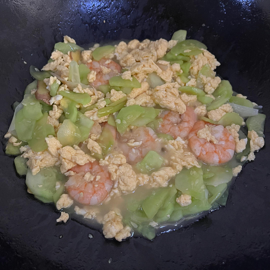 虾仁黄瓜滑蛋