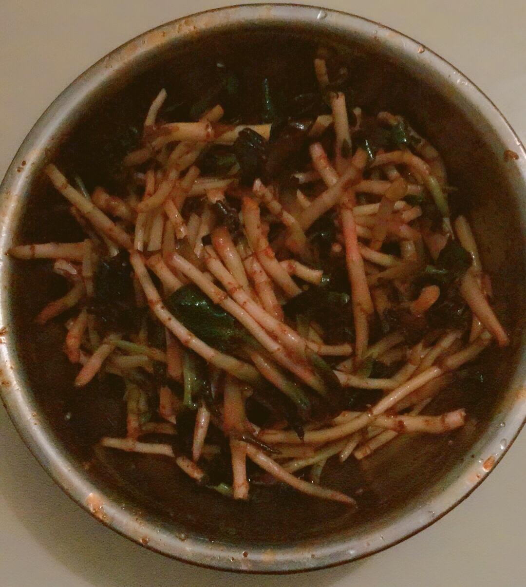 凉拌折耳根