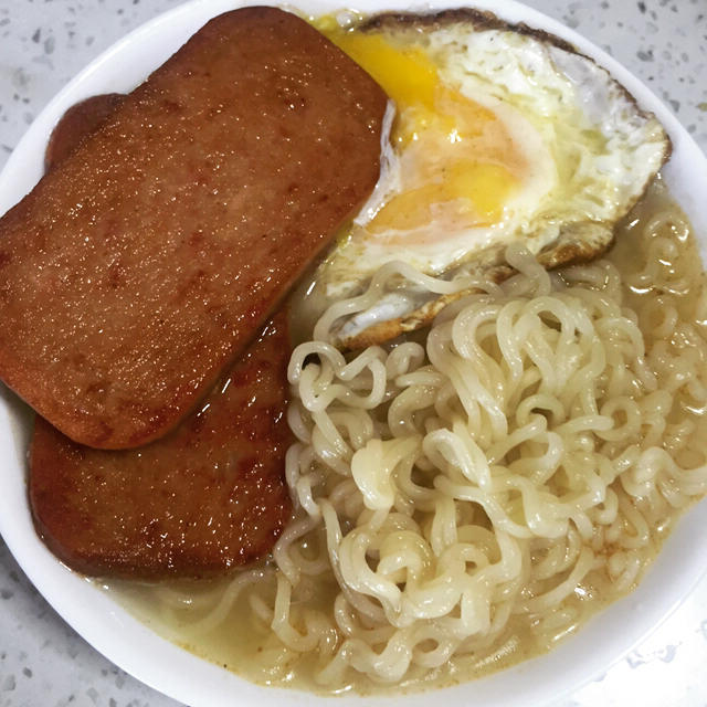 港式餐蛋面