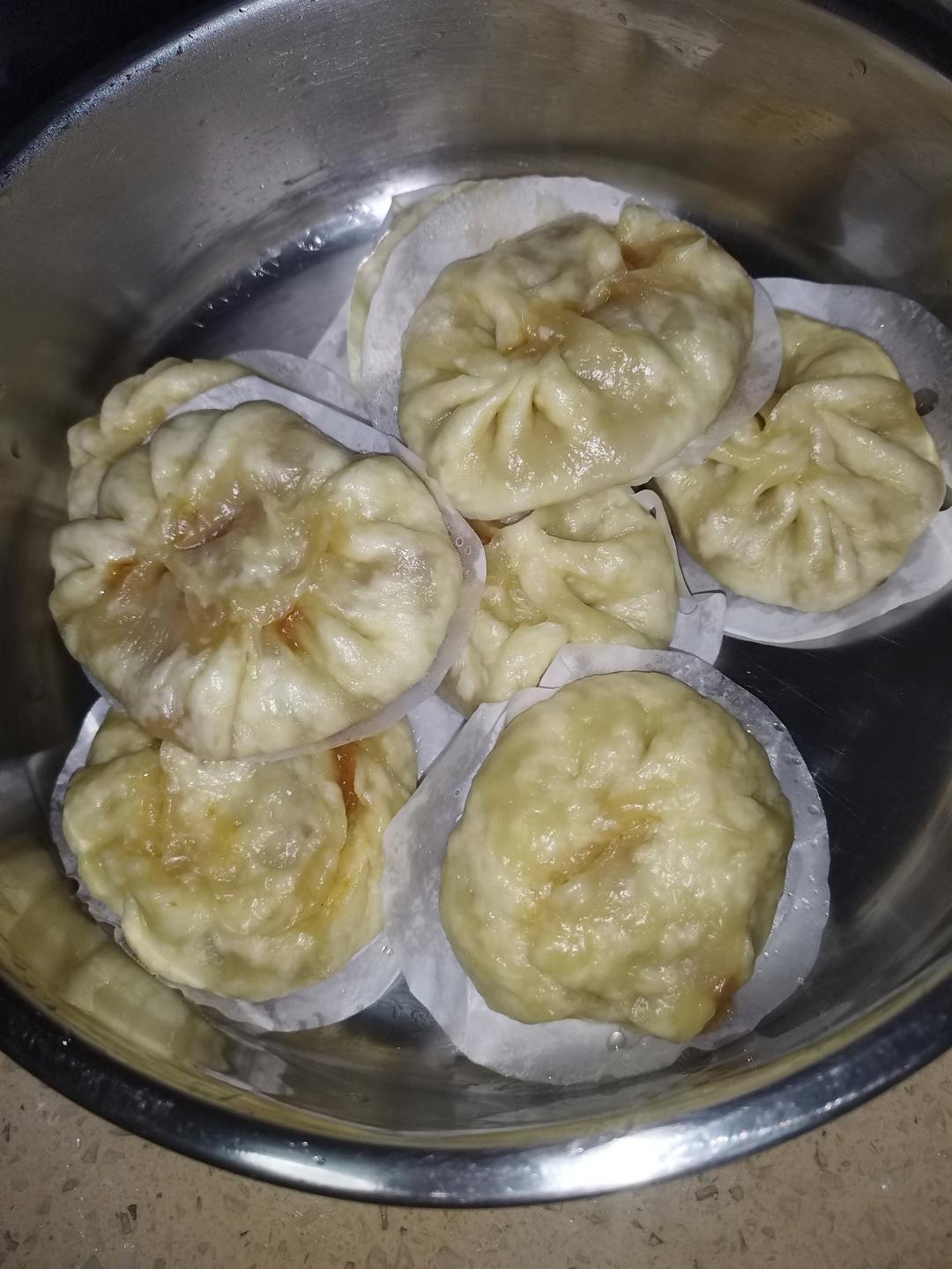 云朵般松软爆浆蜜汁叉烧包