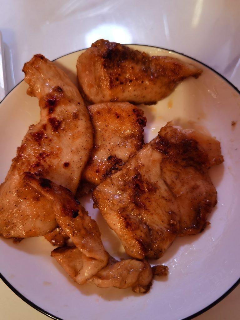 健身厨男版：香煎滑嫩鸡胸肉，全网最流行的鸡胸吃法！