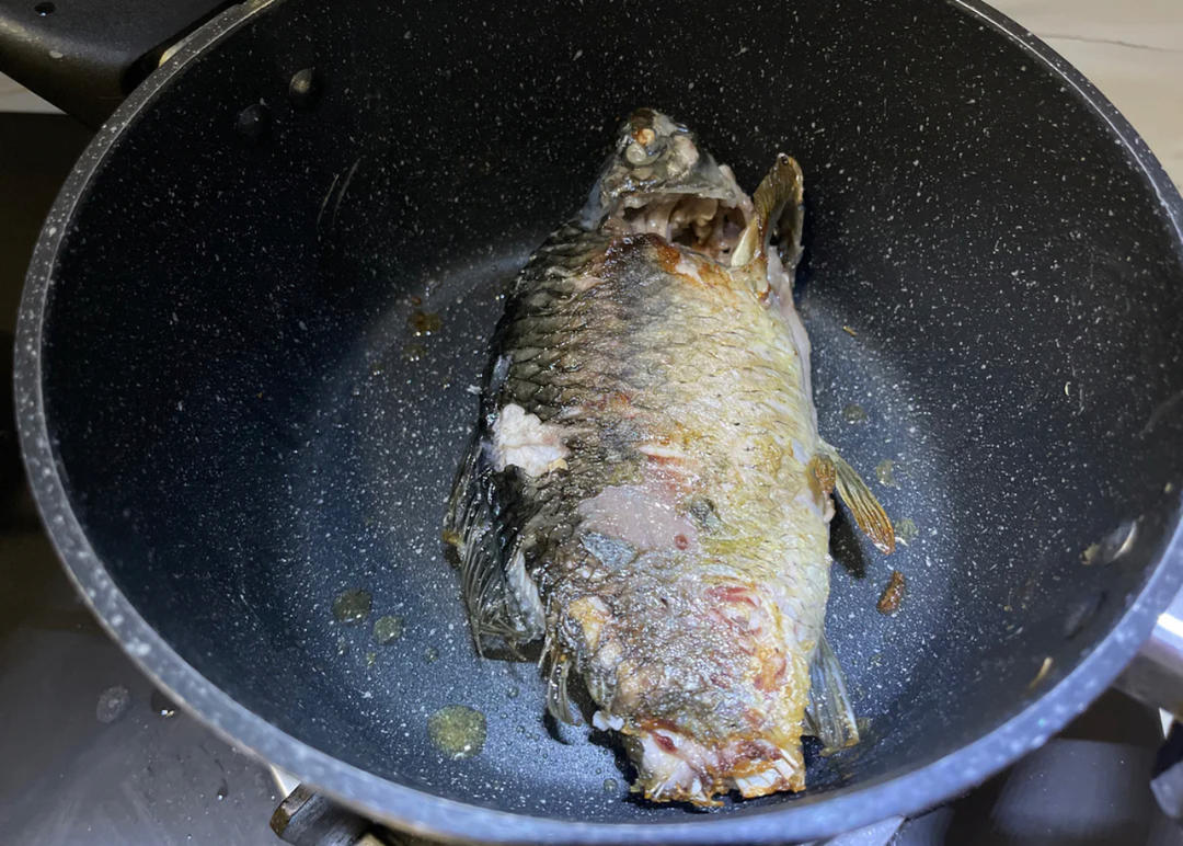 鲫鱼汤(鲫鱼豆腐汤)