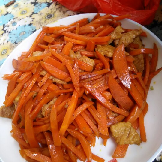 胡萝卜炒肉