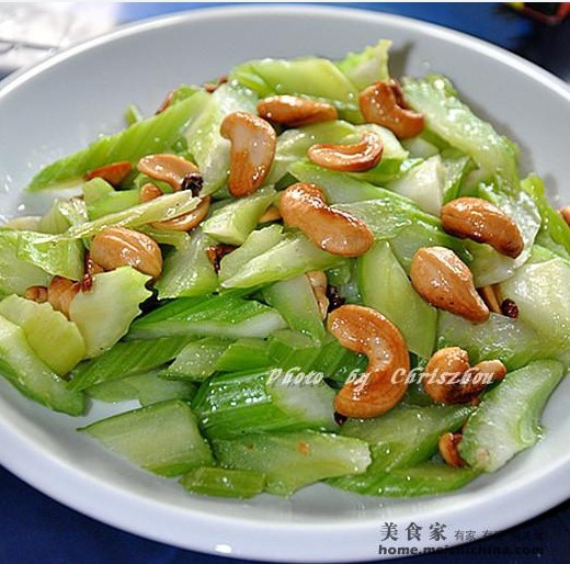 西芹炒腰果的做法