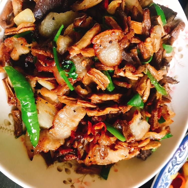萝卜干炒腊肉（湘菜）新增腊肉快速去咸的方法