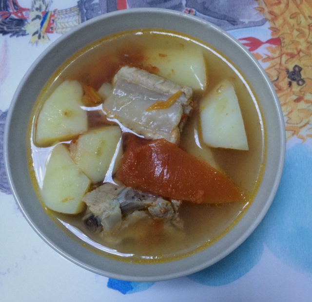 番茄土豆排骨汤