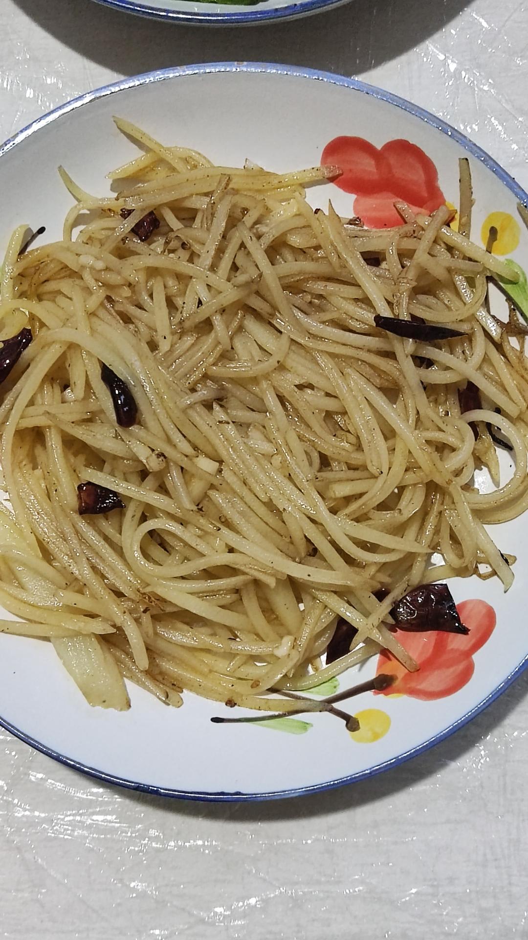 酸辣土豆丝的家常做法 超级下饭