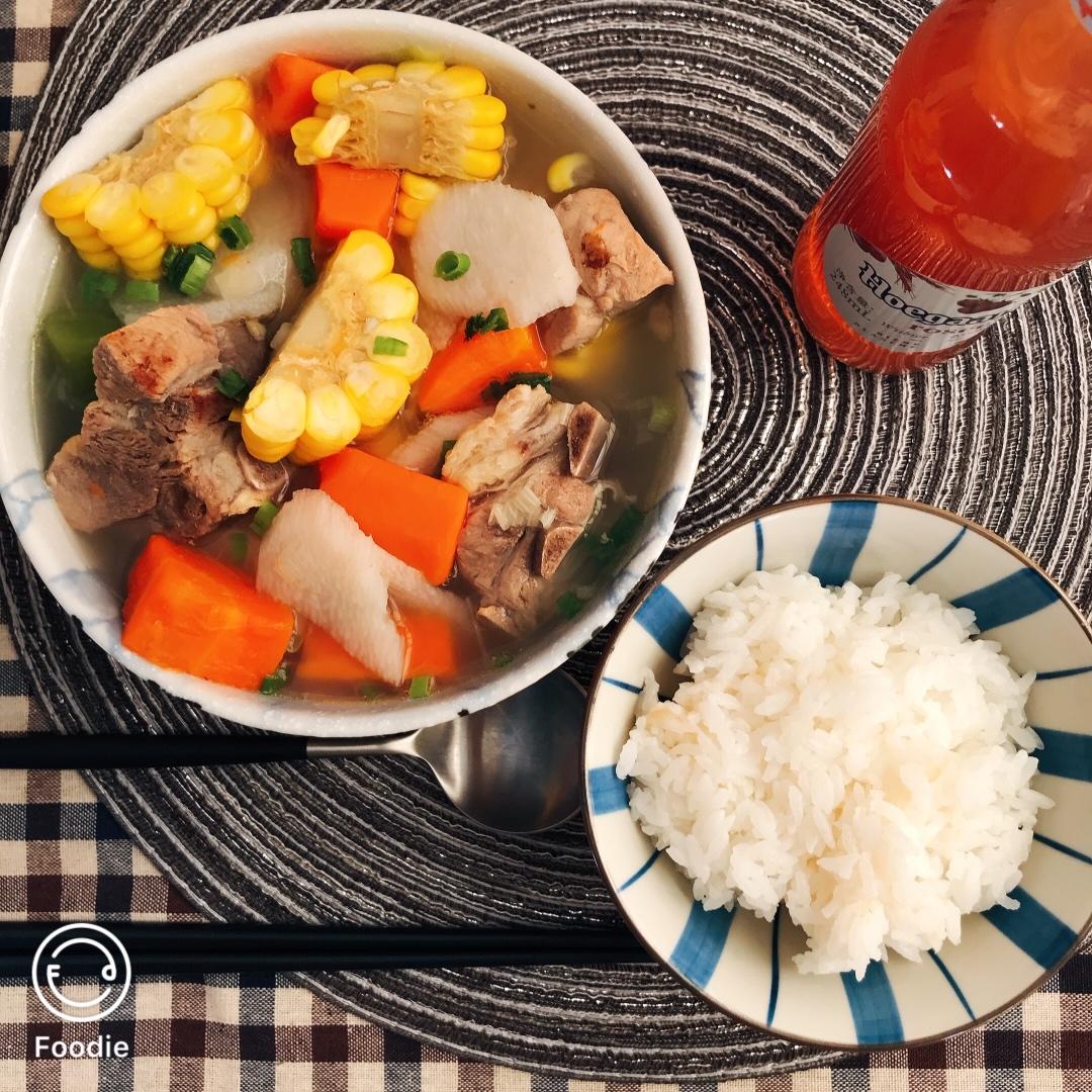 连吃三碗的玉米山药排骨汤