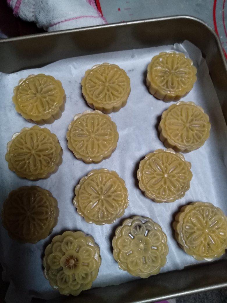 广式月饼—蛋黄莲蓉月饼