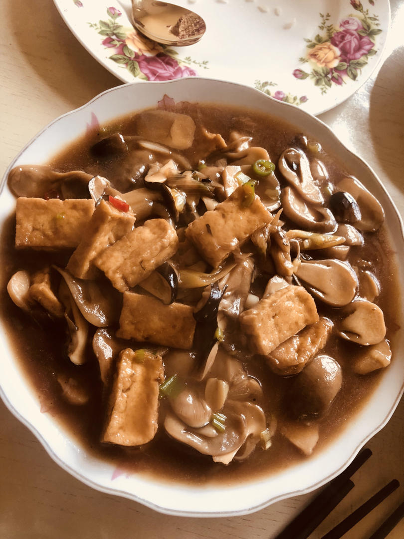 草菇烧豆腐