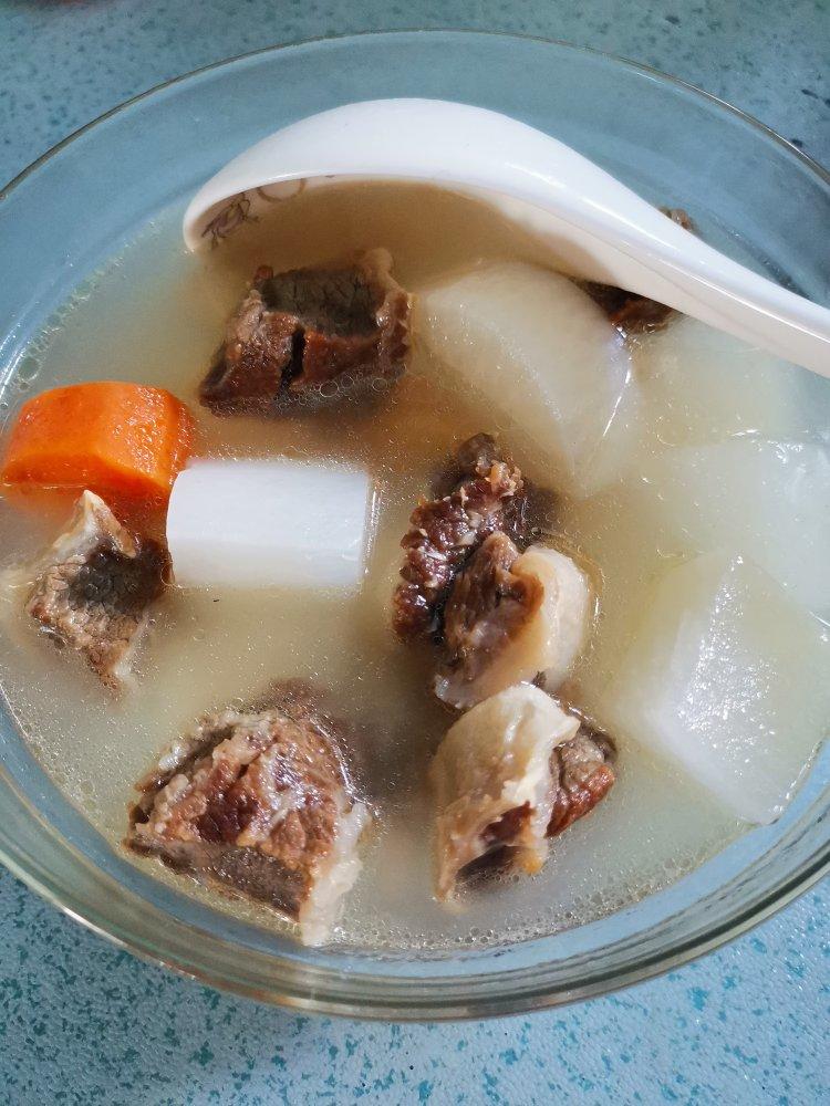 牛肉萝卜汤