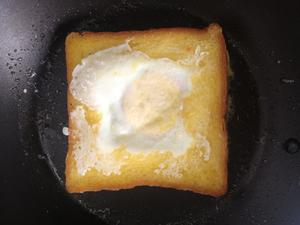 黄油 面包 煎蛋的做法 步骤6