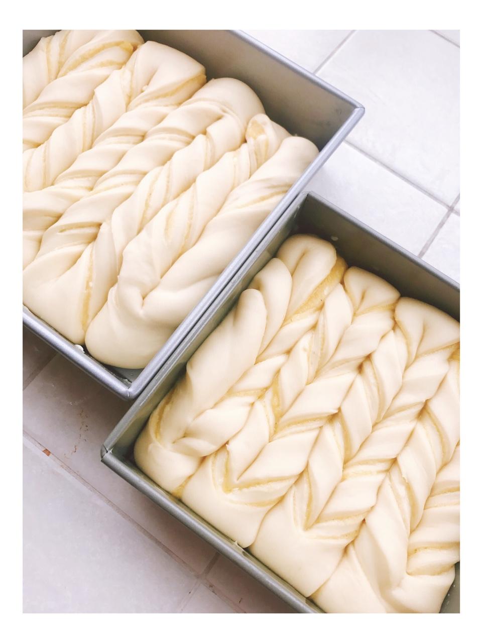杏仁奶油软排包