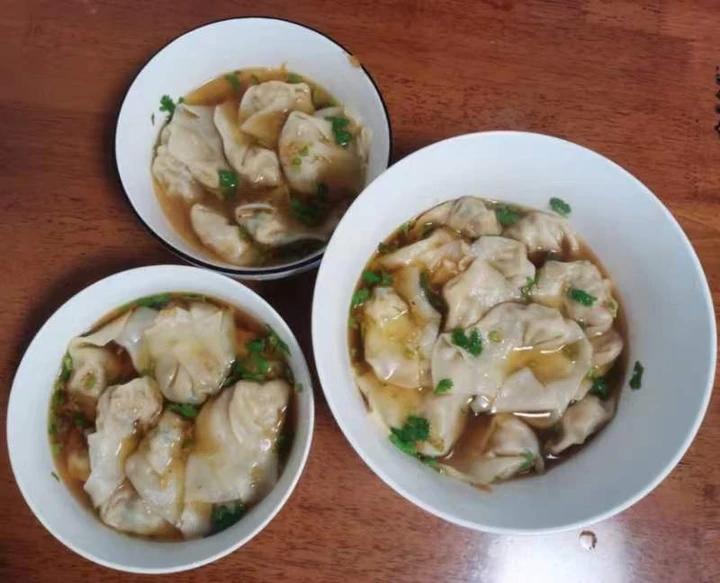 手擀云吞皮及包法