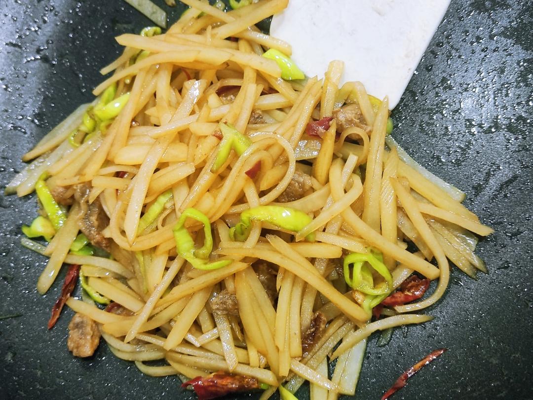 酸辣土豆丝的家常做法 超级下饭