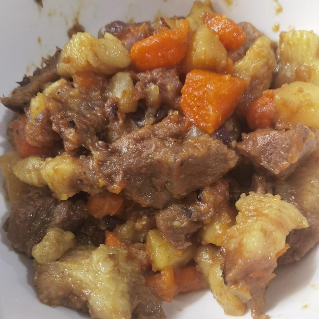 咖喱梅花肉炖土豆