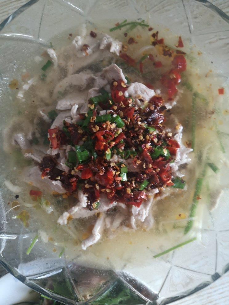 厨师长教你：“水煮肉片”的正宗做法，这味道真的很四川