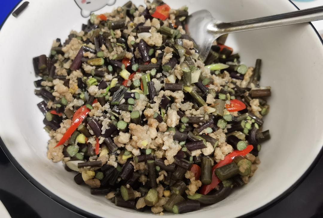蕨菜炒肉丝