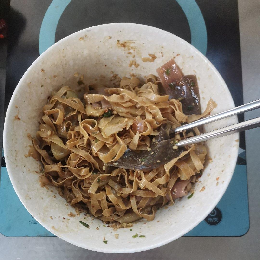 零失败‼️比辣条还好吃百倍〰️香辣豆皮