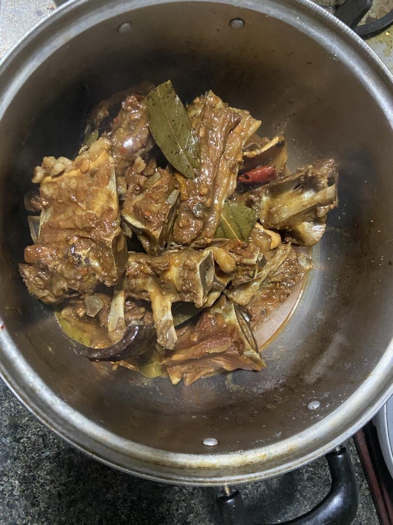 堂妈教你做红汤羊蝎子火锅