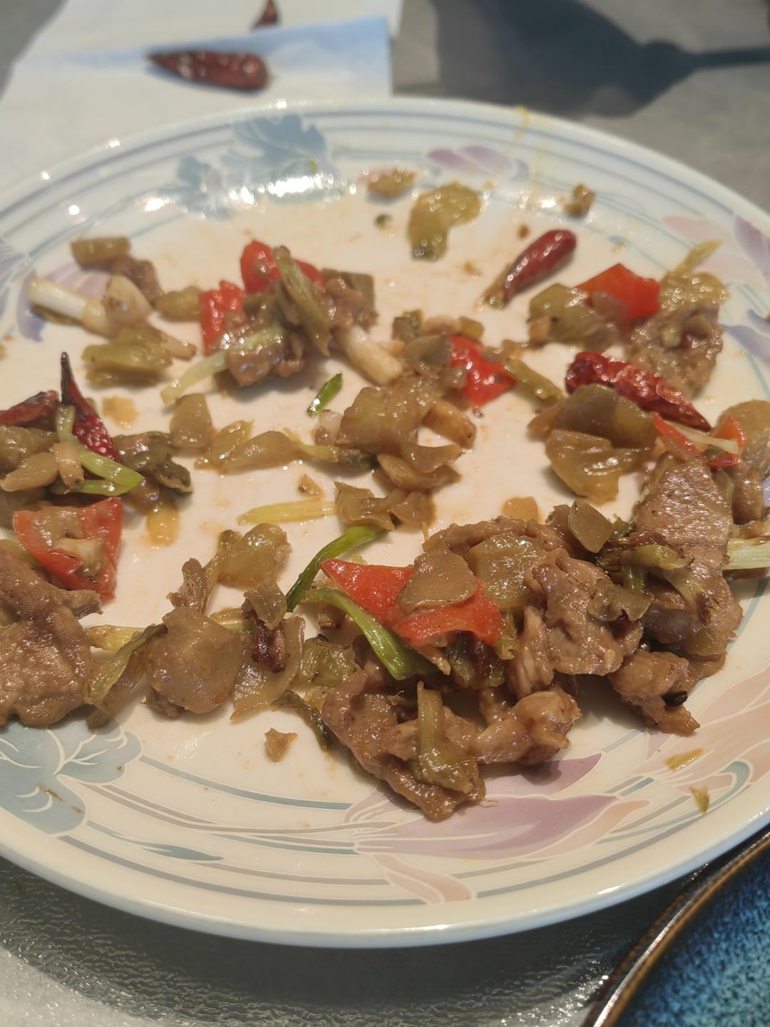 老坛酸菜炒牛肉粒｜无敌下饭神器