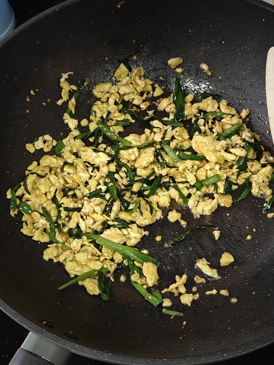韭菜炒鸡蛋——三分钟快手下饭菜 掌握火候的秘诀