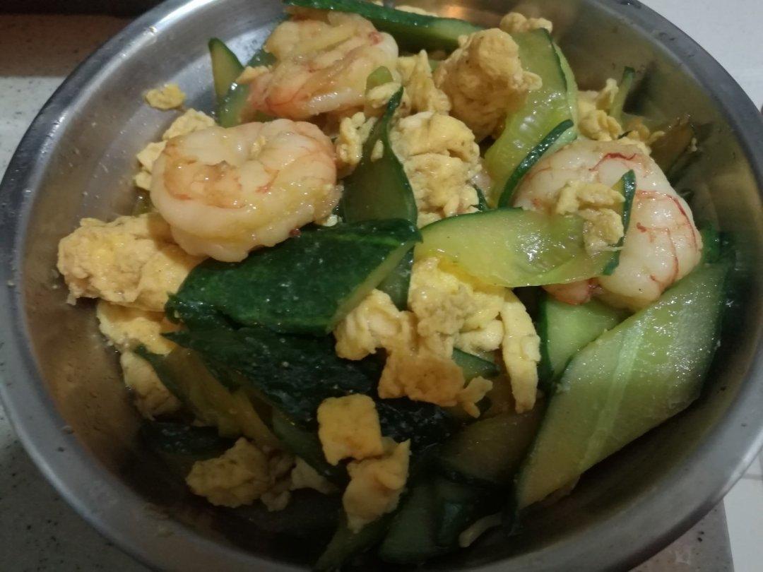 黄瓜鸡蛋炒虾仁