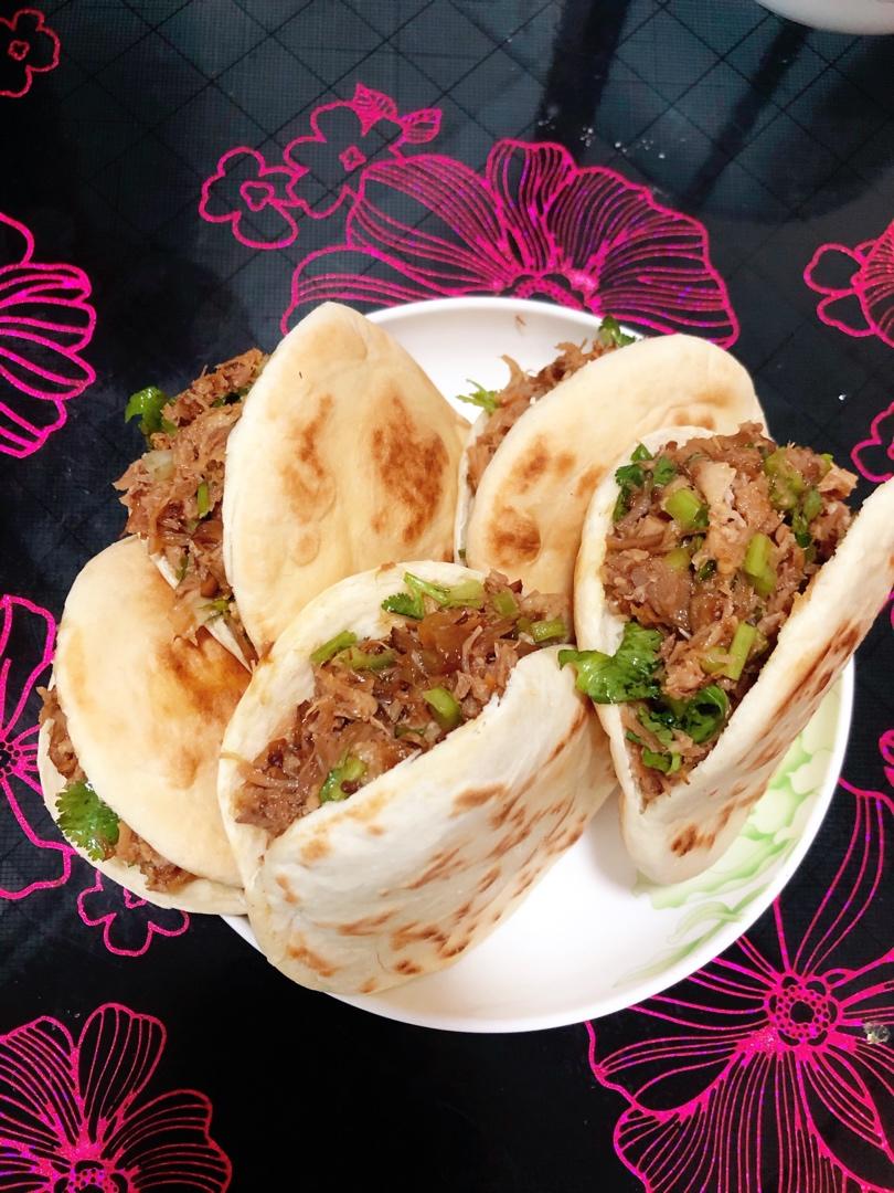 溪暄妈做的肉夹馍白吉馍的制作