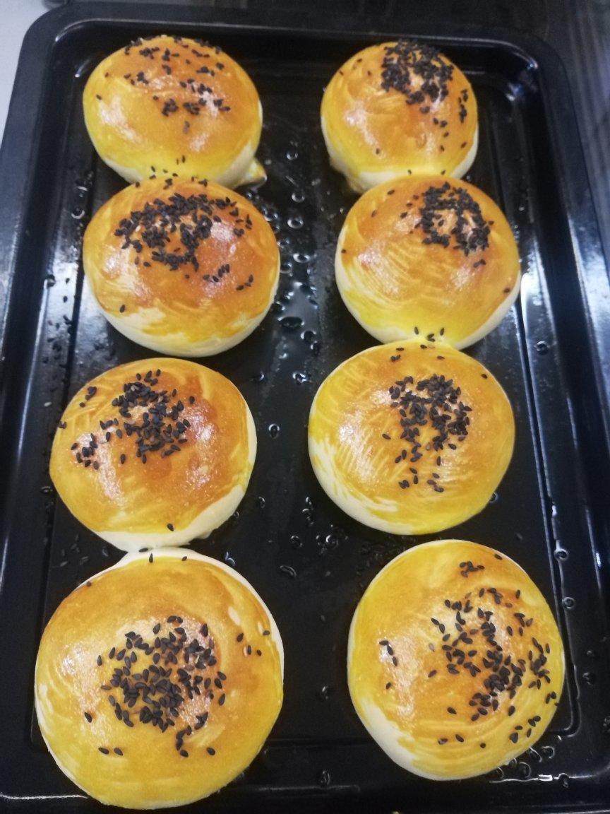 超好吃的咸蛋黄肉松小面包