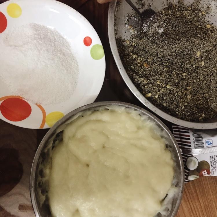 自制糯米糍（花生黑芝麻和豆沙夹心）