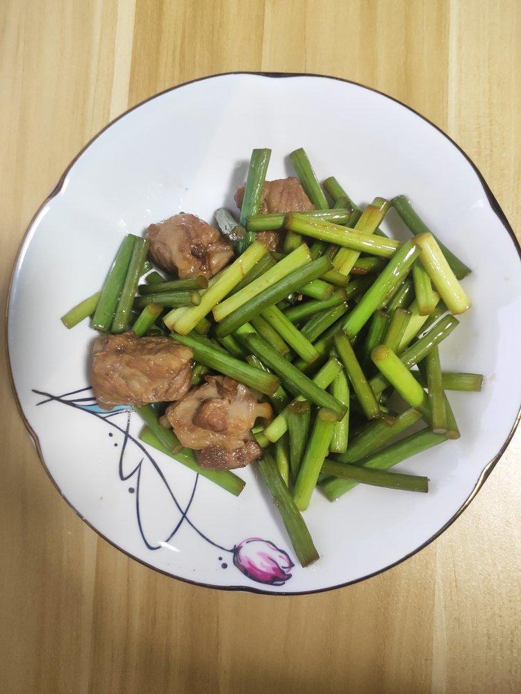米饭杀手｜蒜苔炒肉