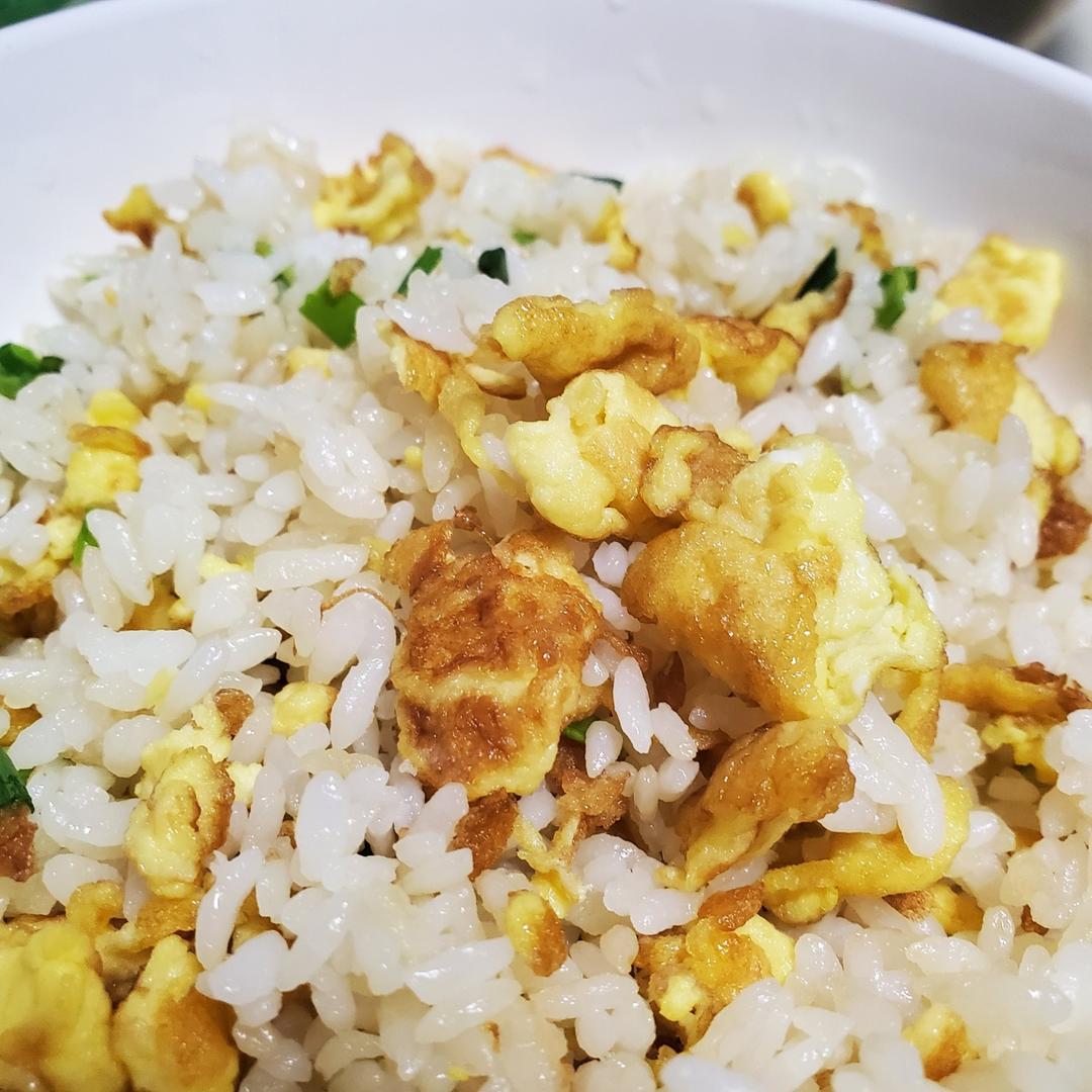 不隔夜也粒粒分明的蛋炒饭的做法
