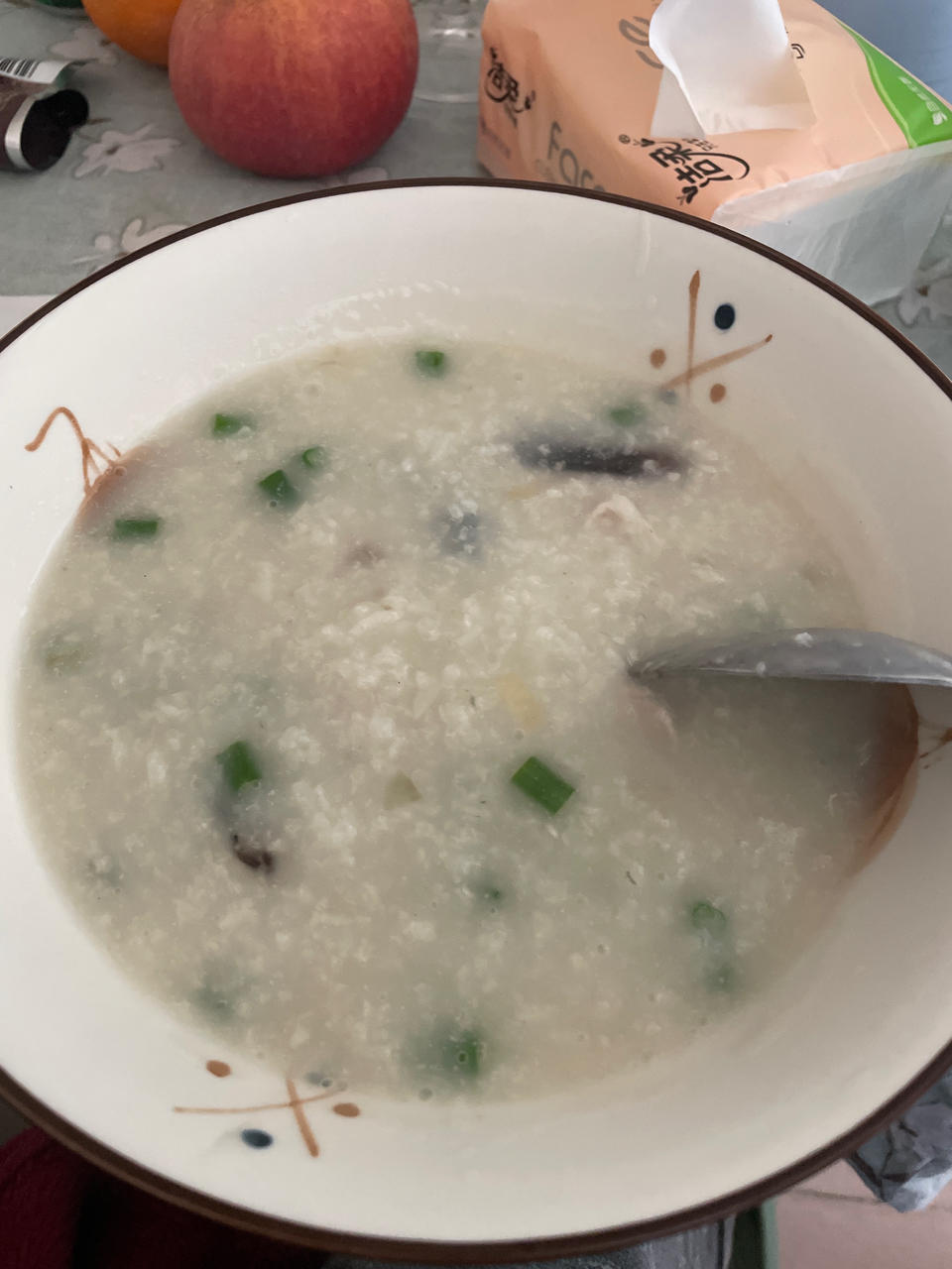 广东人教你正宗的
皮蛋瘦肉粥