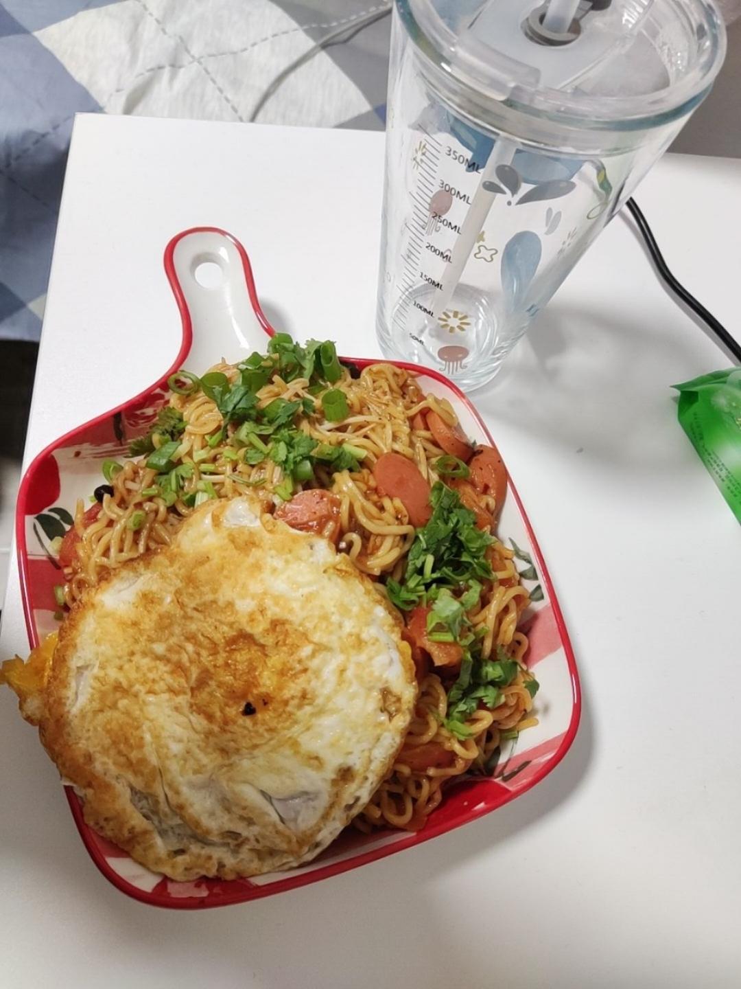 秒杀路边摊✨好吃到没朋友‼️懒人炒方便面🍜