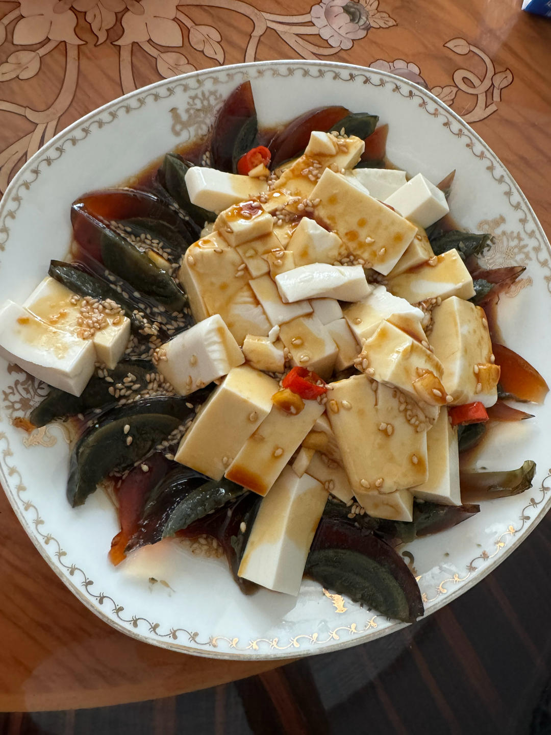 皮蛋拌豆腐