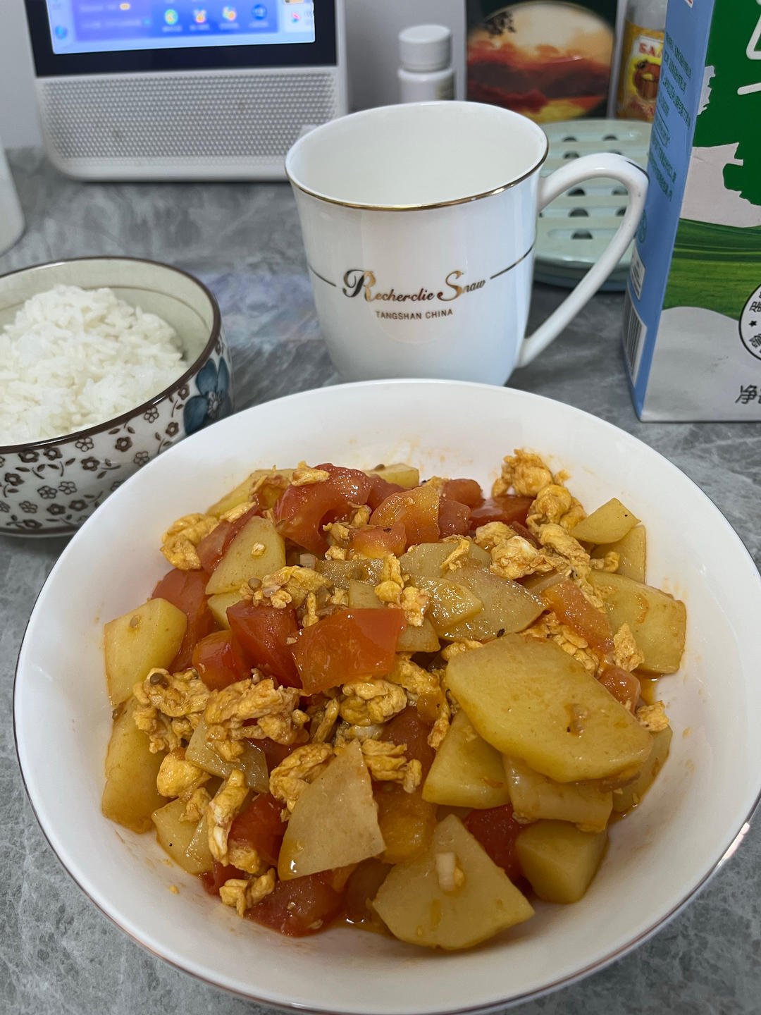 西红柿土豆炒鸡蛋