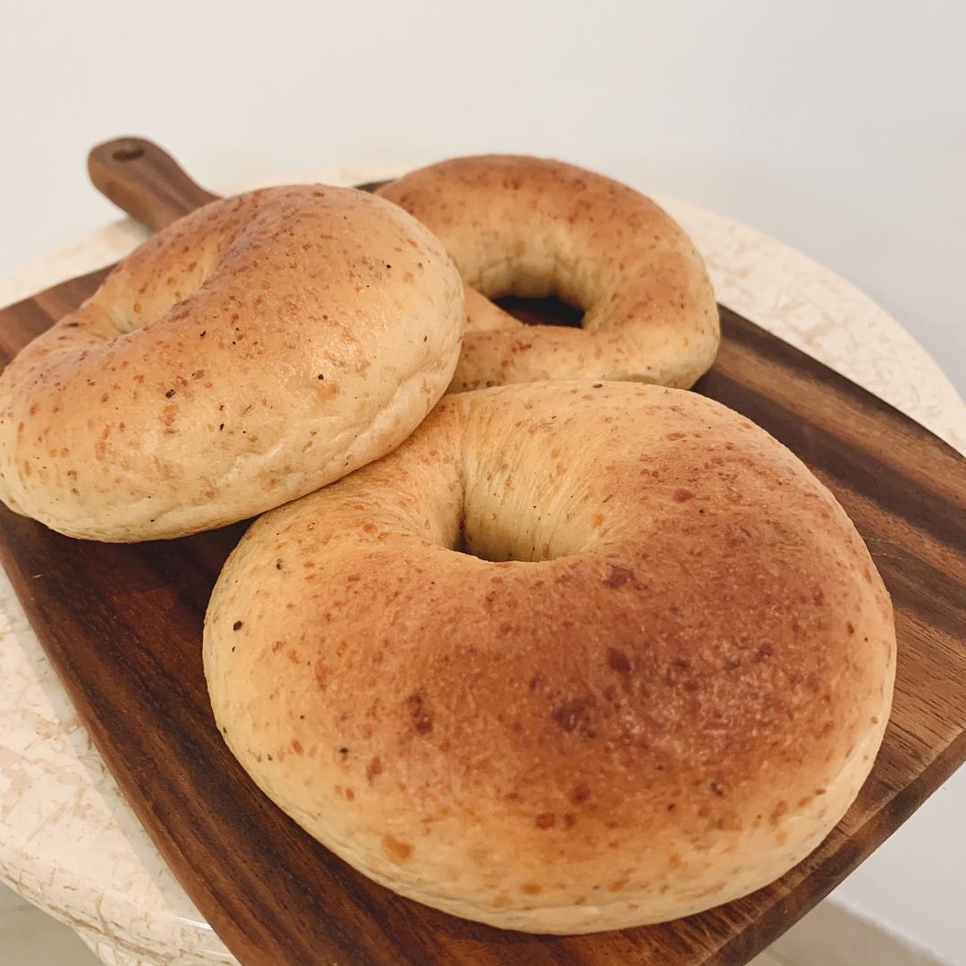 超级香黑椒芝士贝果