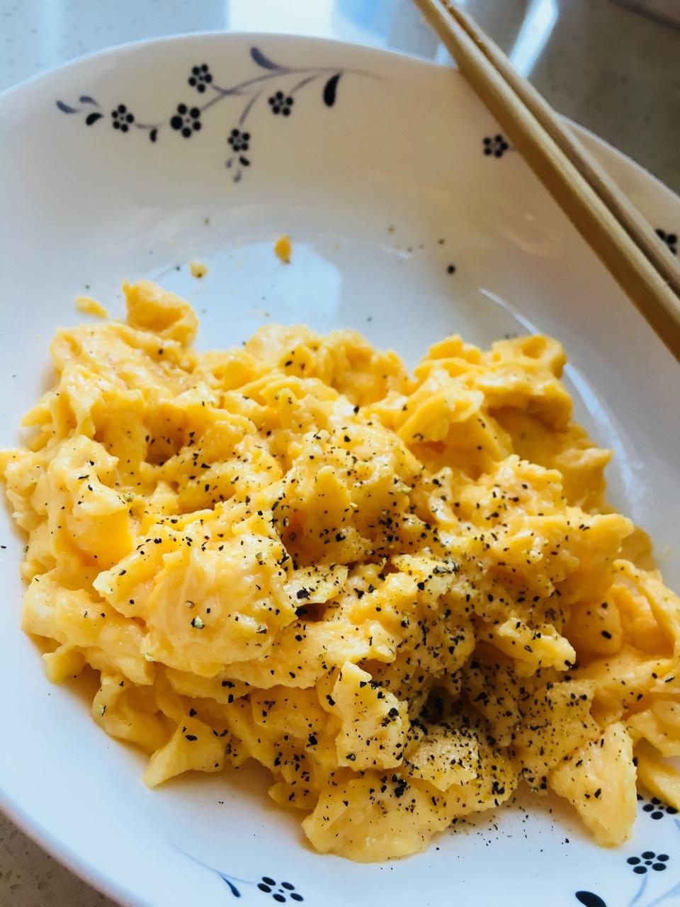 美式炒蛋 scrambled eggs