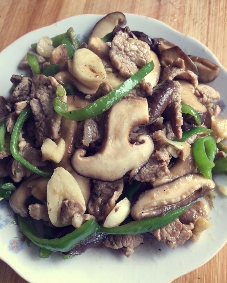 家常香菇炒肉