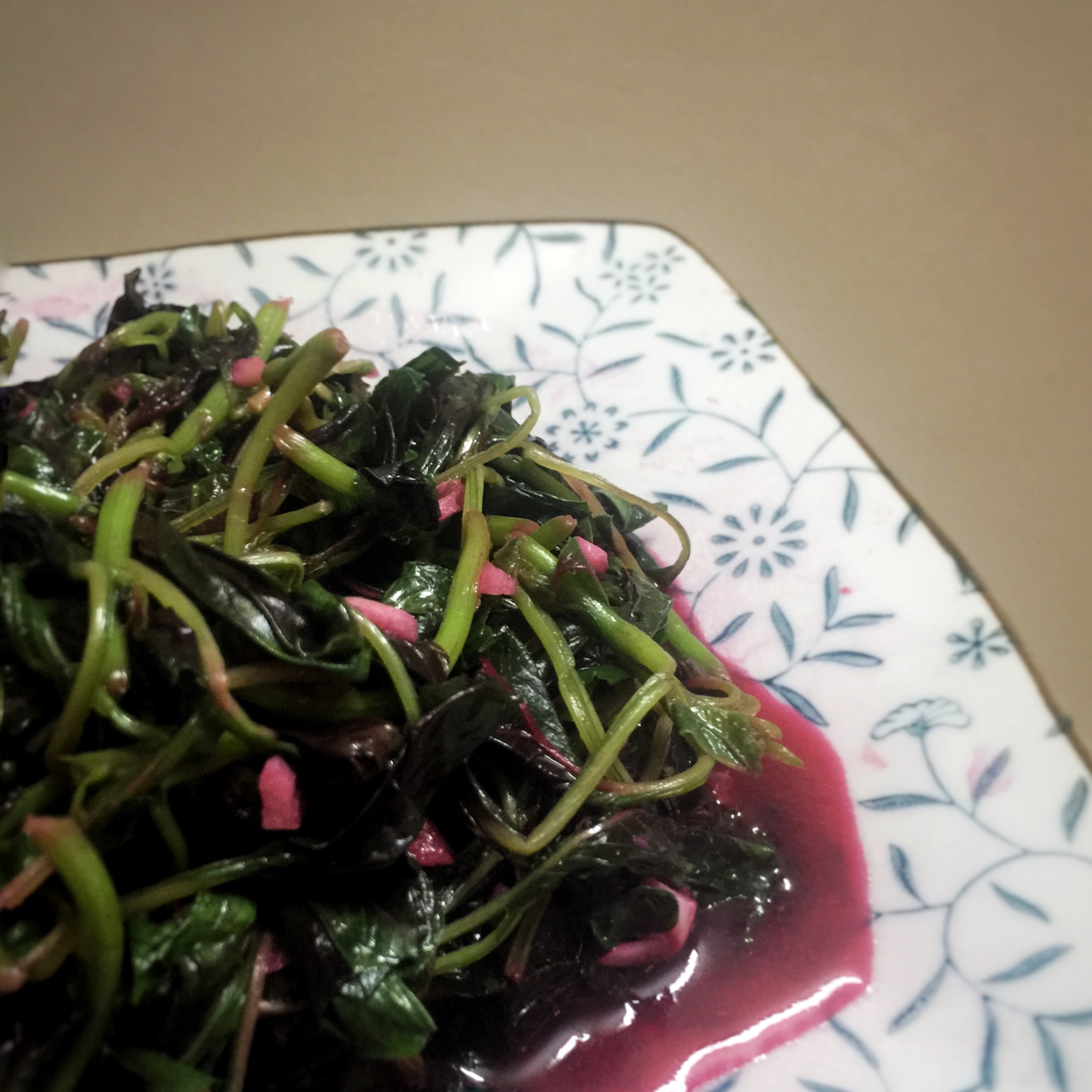 蒜茸炒红苋菜