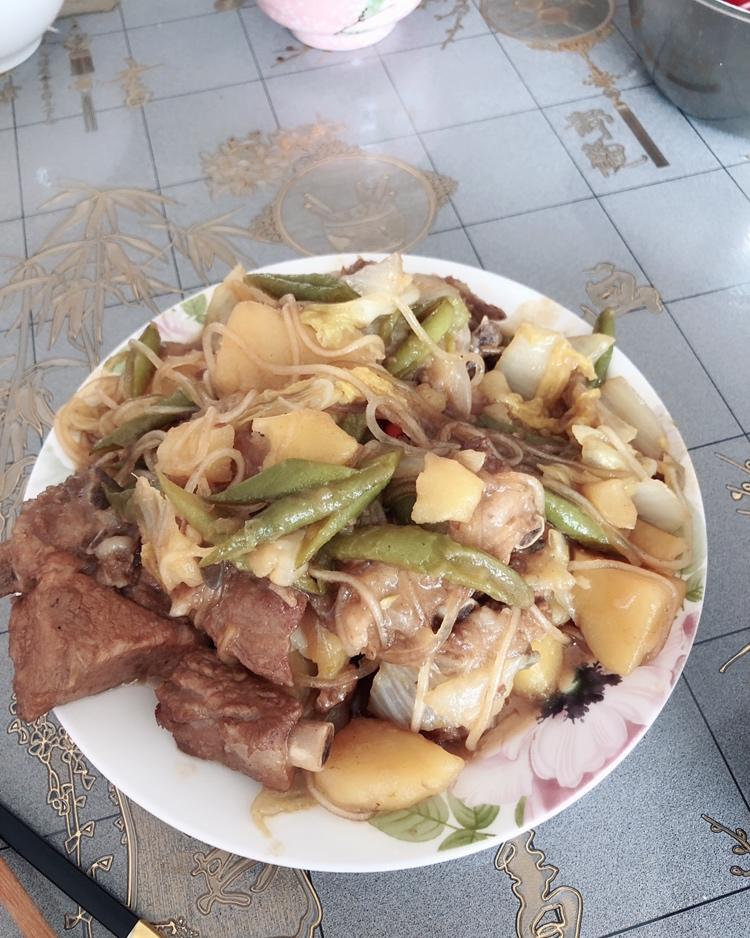 烩菜（豆腐豆角土豆烩排骨）
