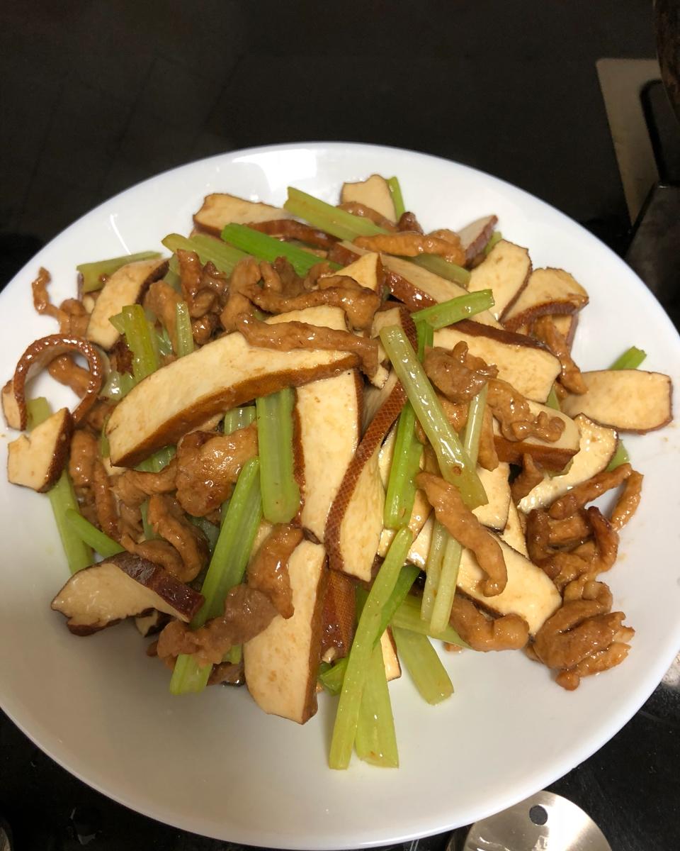 芹菜炒肉丝香干