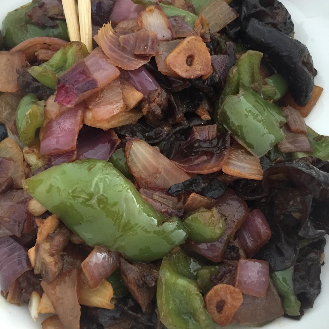 洋葱木耳炒青椒