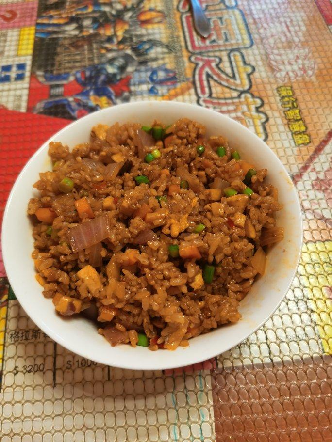 好吃到舔盘的酱油炒饭！