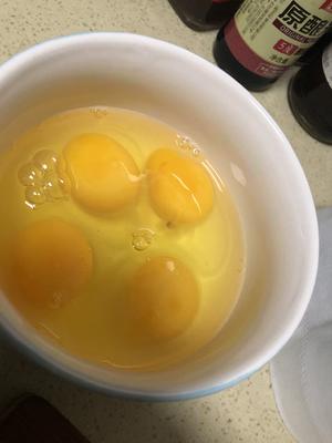 家常咸菜炒鸡蛋的做法 步骤2