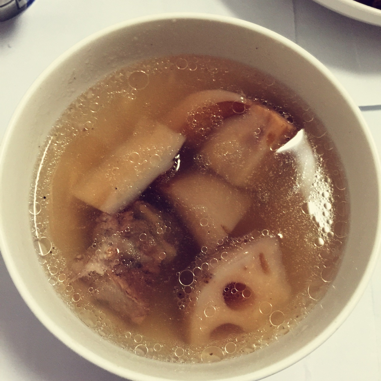 莲藕玉米排骨汤