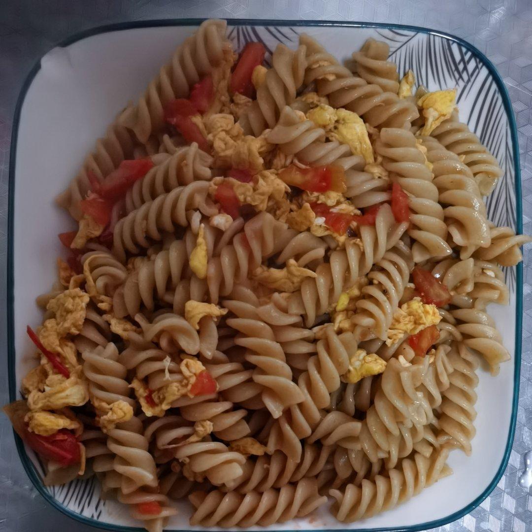 西红柿鸡蛋意面