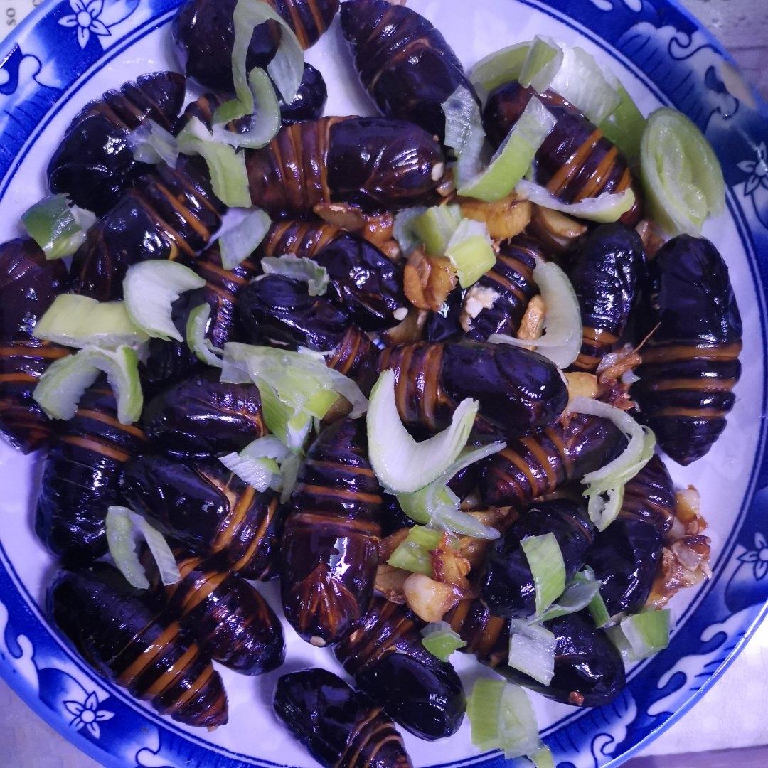 家常炒茧蛹
